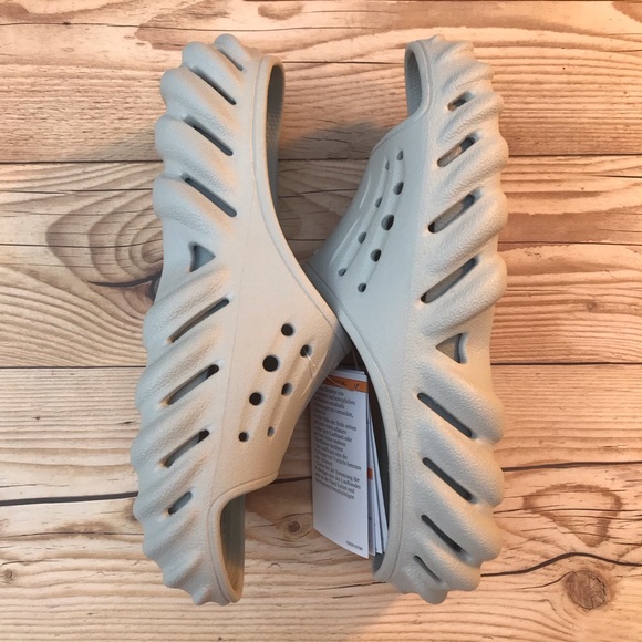 Crocs Echo Slide - Picture 11 of 16